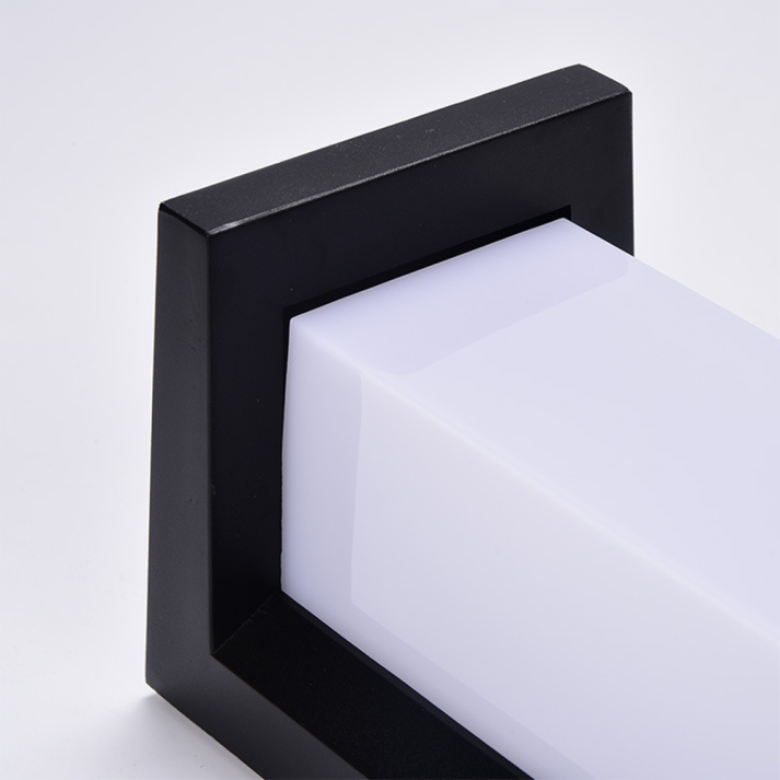 Black & White Outdoor Wall Lamp