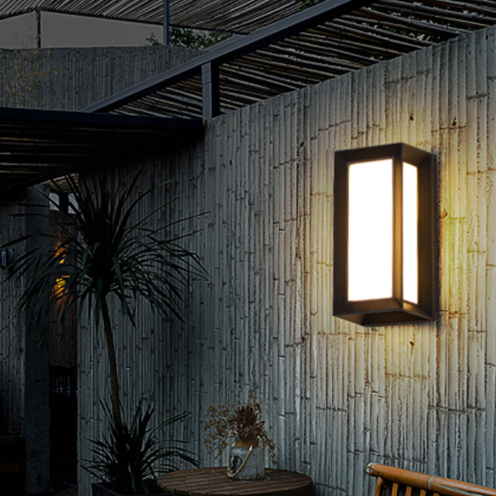 Black & White Outdoor Wall Lamp