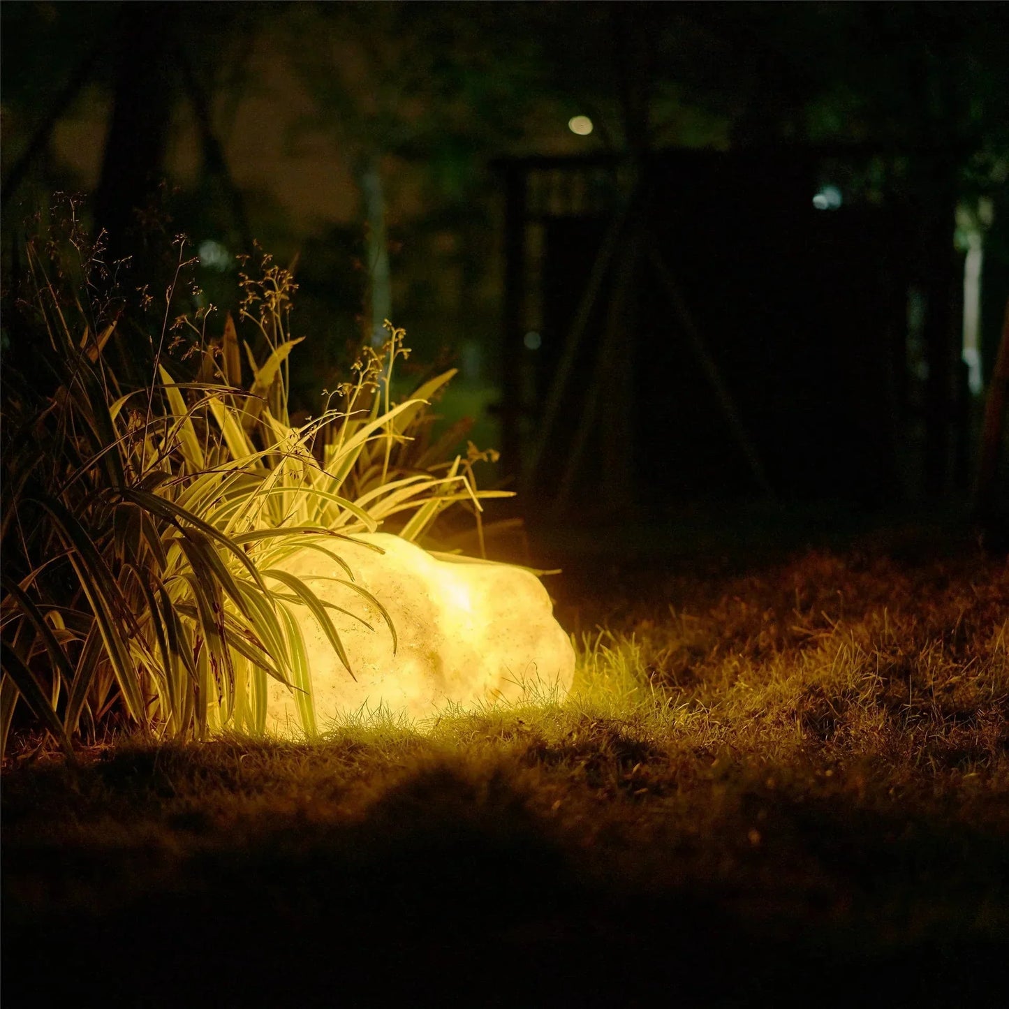 Vibrant Stone Outdoor Lamp